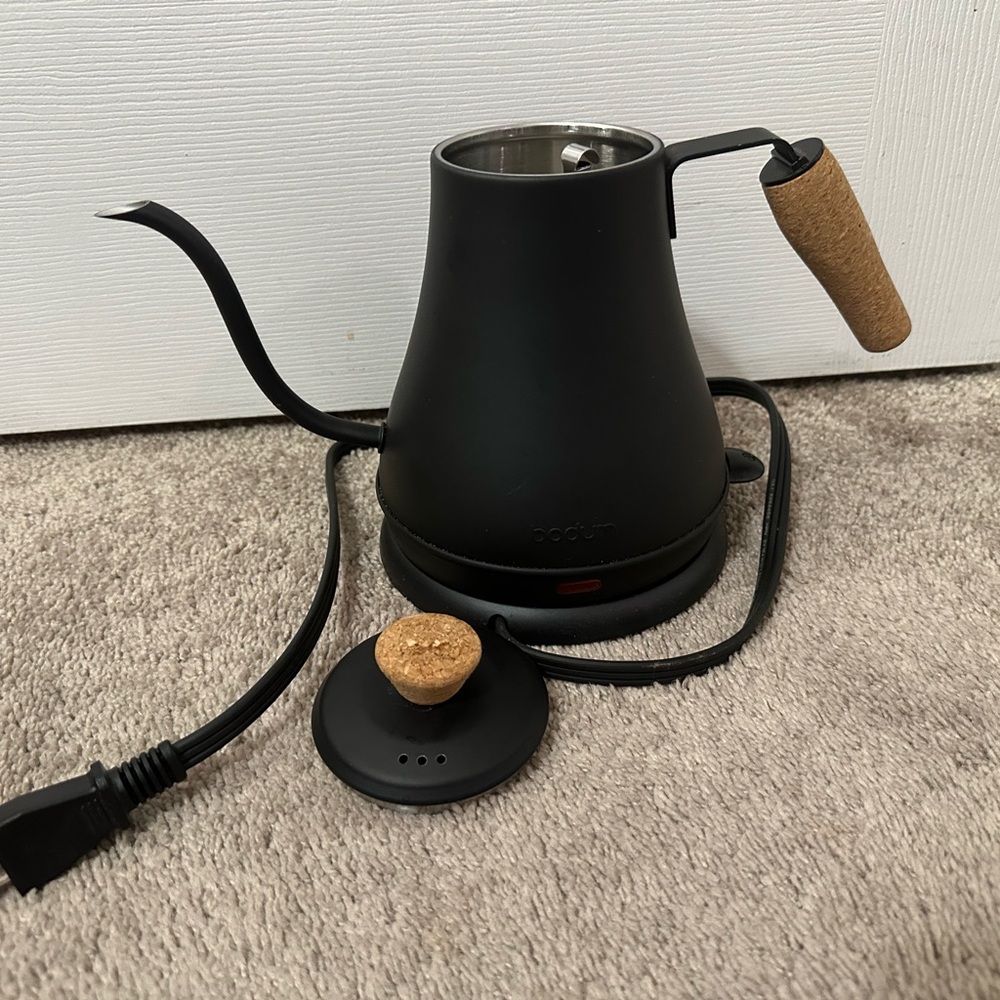 Bodum 27oz Bistro Gooseneck Electric Water Kettle, Pour Over Coffee & Tea,